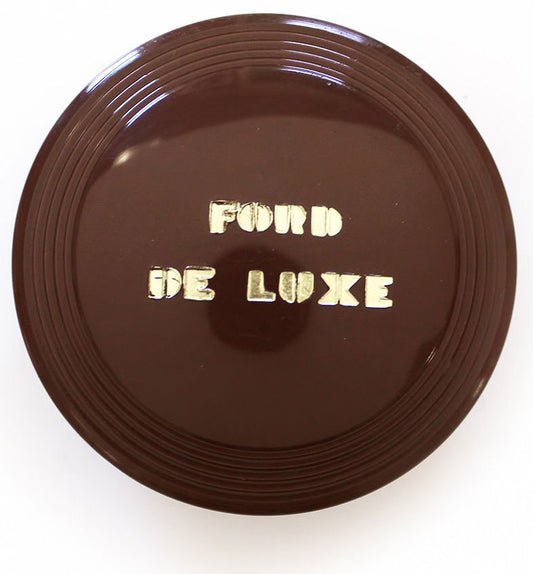 1940 Style Horn Button
Black With "De Luxe" Logo